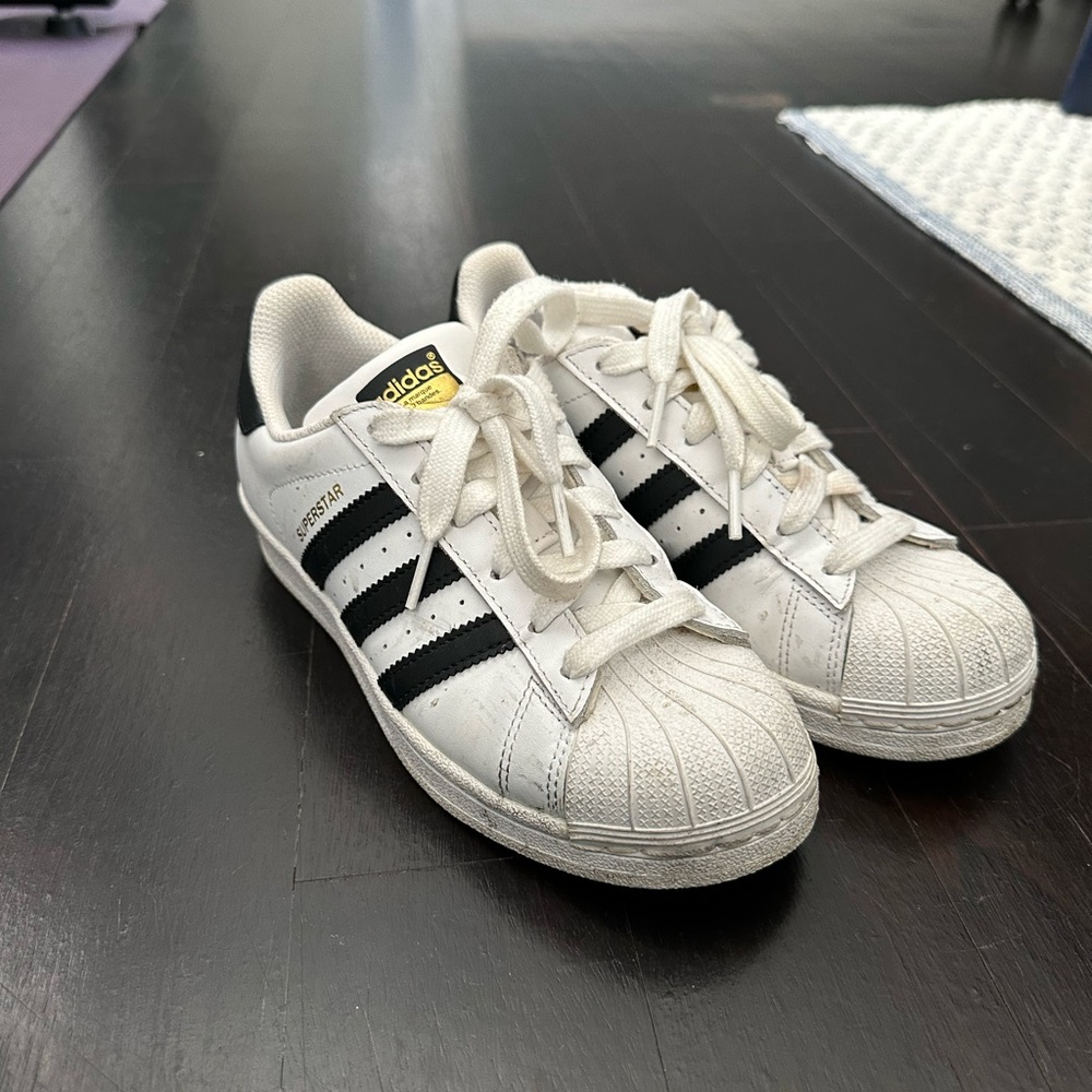 Adidas Superstar White Black Shoes, size 4 (fits a women’s 6-6.5)
